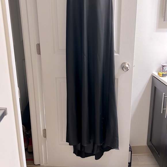 🖤 BLACK CRISS-CROSS BACK BRIDESMAID GOWN OR PROM DRESS Women’s 14 M/L Bust: 38” - Picture 2 of 8